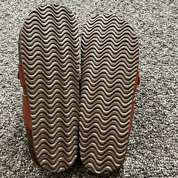 Time and tru sandals - Picture 3 of 3